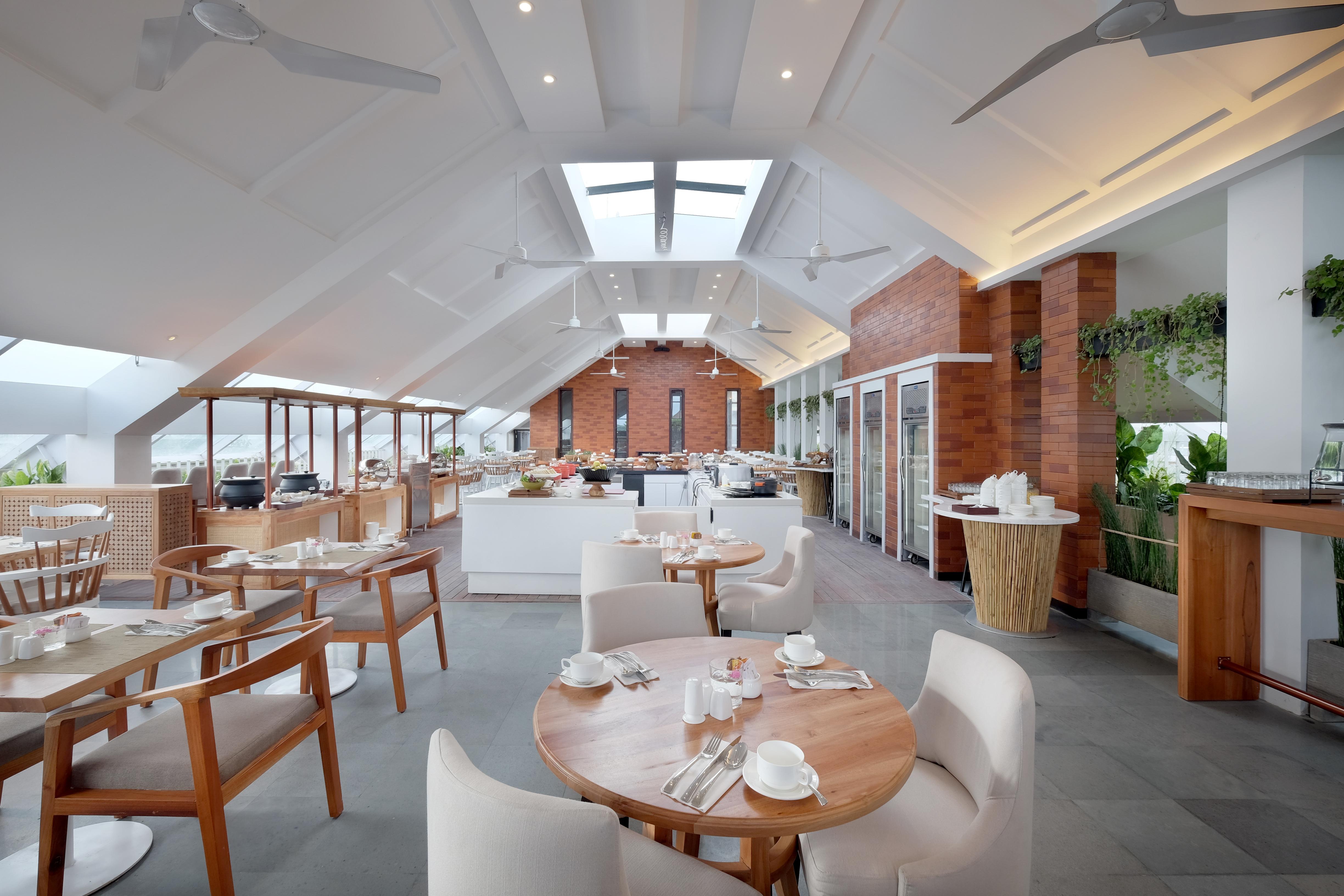 ジャンブルウック オセアノ スミニャック ホテル エクステリア 写真 The restaurant
