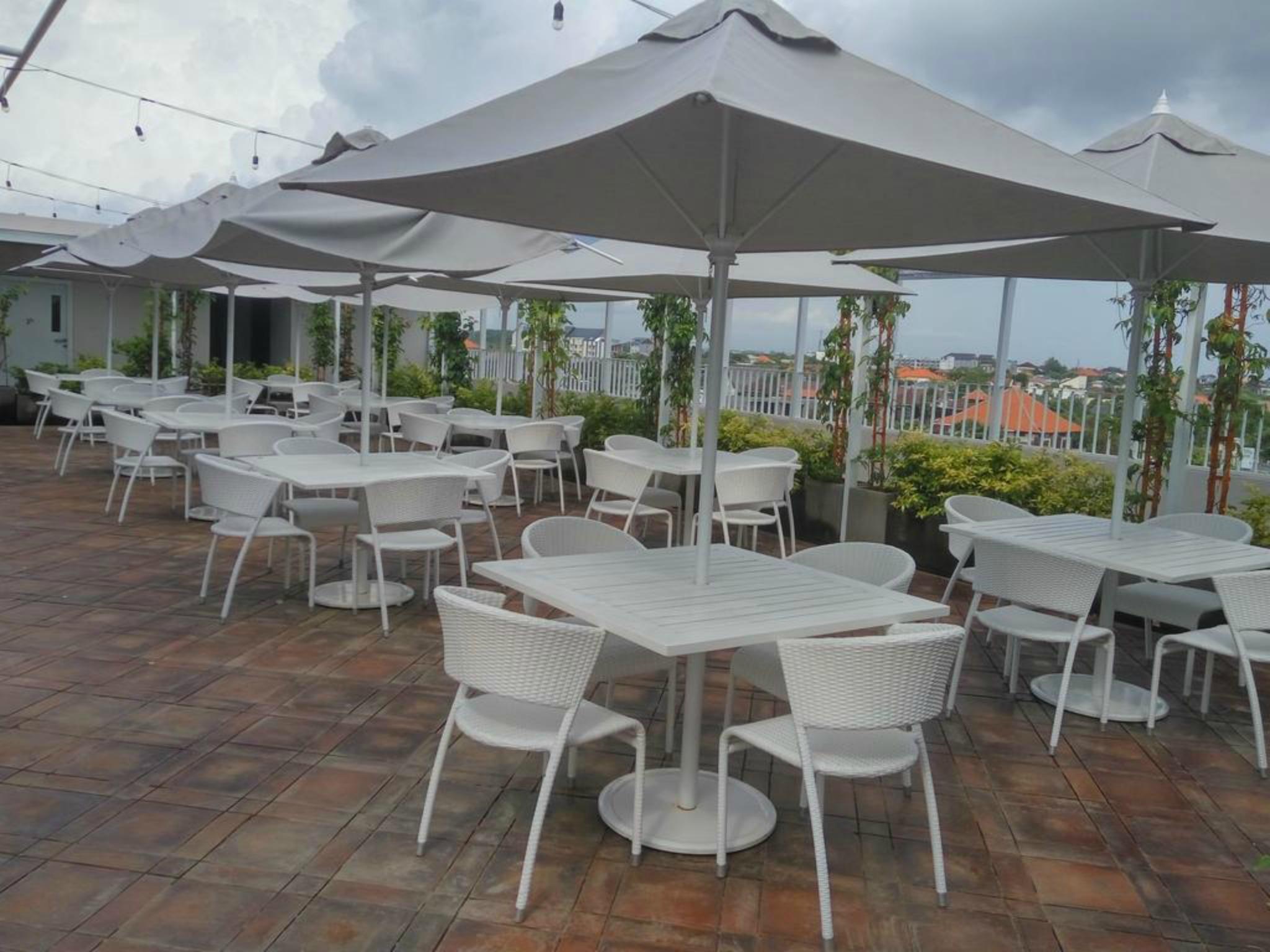 ジャンブルウック オセアノ スミニャック ホテル エクステリア 写真 Rooftop bar