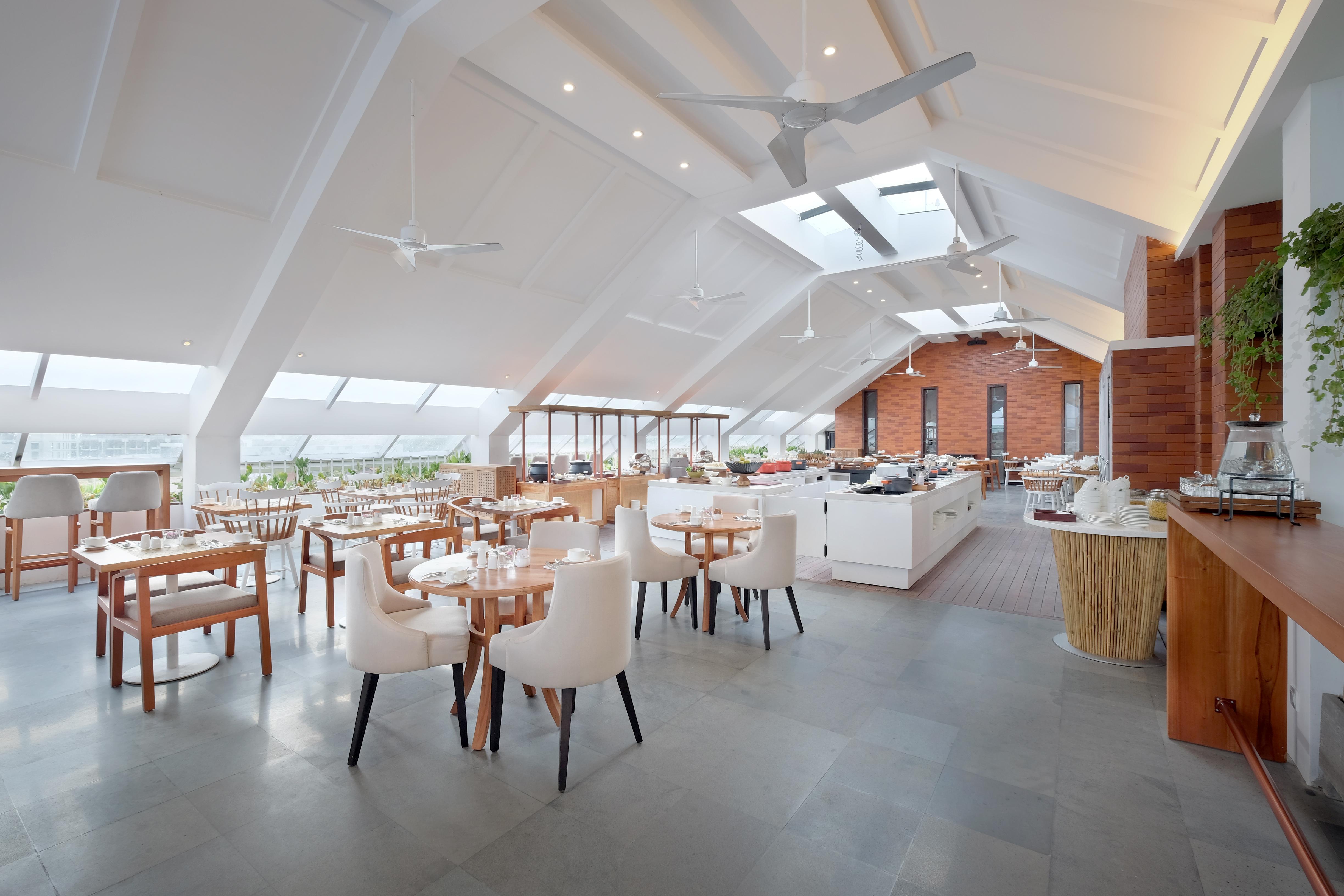 ジャンブルウック オセアノ スミニャック ホテル エクステリア 写真 The restaurant at the resort